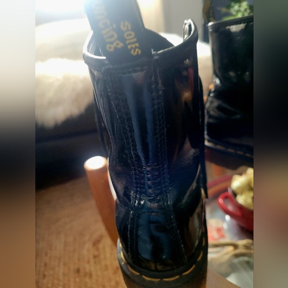 Dr.Marten black patent size 6 boots 1460 - Picture 3 of 5